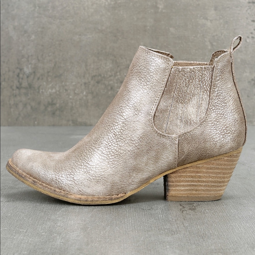 Distressed Shimmering Gold Western Ankle Booties - Picture 3 of 5